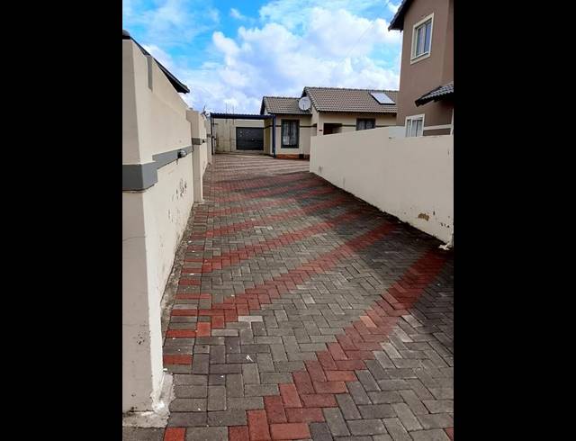 3 BEDROOM HOUSE FOR SALE IN KYA SANDS